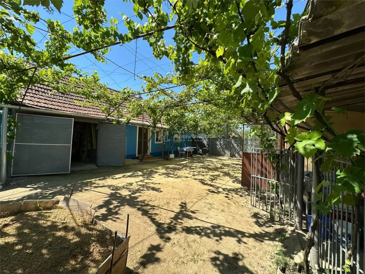 Maison de Charme avec Jardin et Cour, 1500sqm, Birda - foto 9