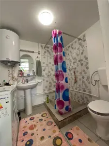 Maison de Charme avec Jardin et Cour, 1500sqm, Birda - foto 10