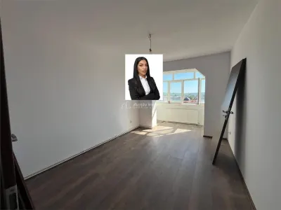 Lugoj, 3-Bedroom Apartment, 84 sqm, Split Layout, 6th Floor, Central Post Office Building - Lugoj