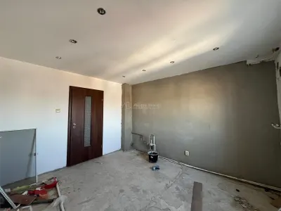 Lugoj, 3-Bedroom Apartment, 84 sqm, Split Layout, 6th Floor, Central Post Office Building - foto 14