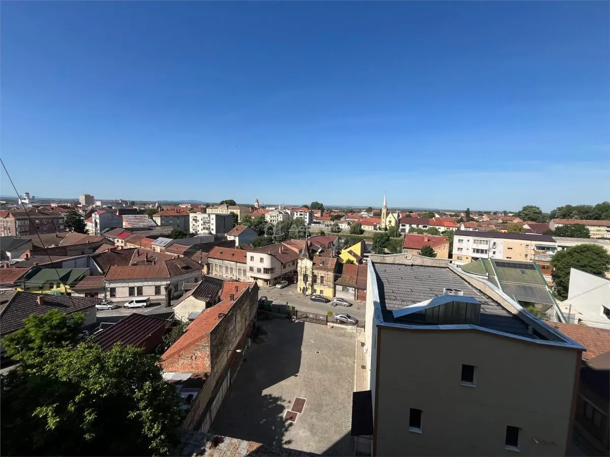 Lugoj, 3-Bedroom Apartment, 84 sqm, Split Layout, 6th Floor, Central Post Office Building - foto 23