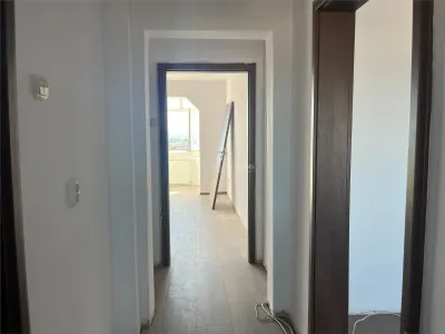 Lugoj, 3-Bedroom Apartment, 84 sqm, Split Layout, 6th Floor, Central Post Office Building - foto 24