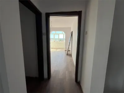 Lugoj, 3-Bedroom Apartment, 84 sqm, Split Layout, 6th Floor, Central Post Office Building - foto 25