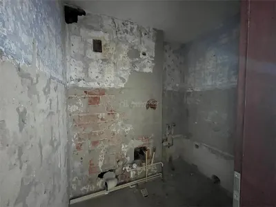 Lugoj, 3-Bedroom Apartment, 84 sqm, Split Layout, 6th Floor, Central Post Office Building - foto 7