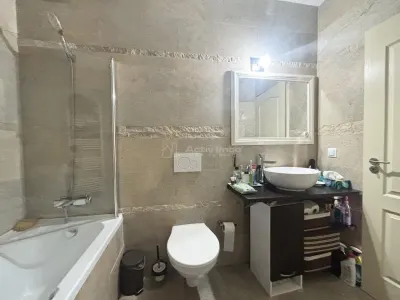Characterful Urban Retreat – Mansard House with Fitted Cellar, Central Oradea - foto 12