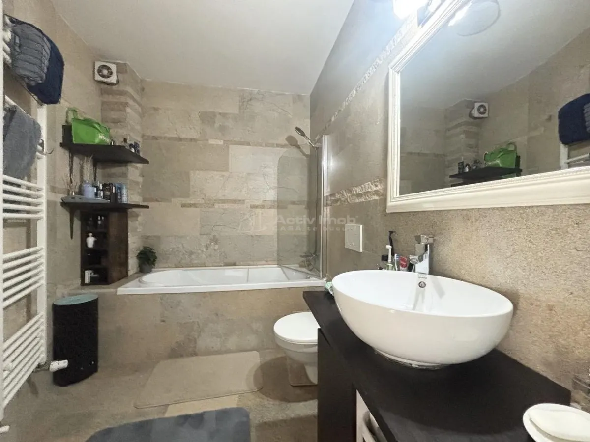 Characterful Urban Retreat – Mansard House with Fitted Cellar, Central Oradea - foto 13