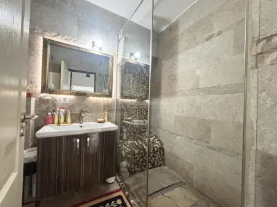 Characterful Urban Retreat – Mansard House with Fitted Cellar, Central Oradea - foto 14