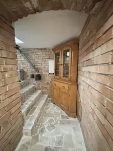 Characterful Urban Retreat – Mansard House with Fitted Cellar, Central Oradea - foto 15