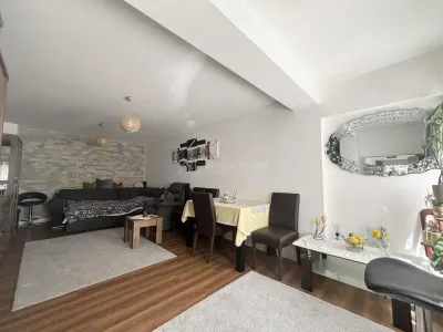 Characterful Urban Retreat – Mansard House with Fitted Cellar, Central Oradea - foto 3