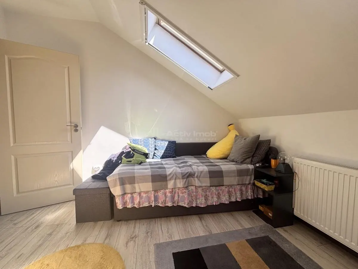 Characterful Urban Retreat – Mansard House with Fitted Cellar, Central Oradea - foto 6