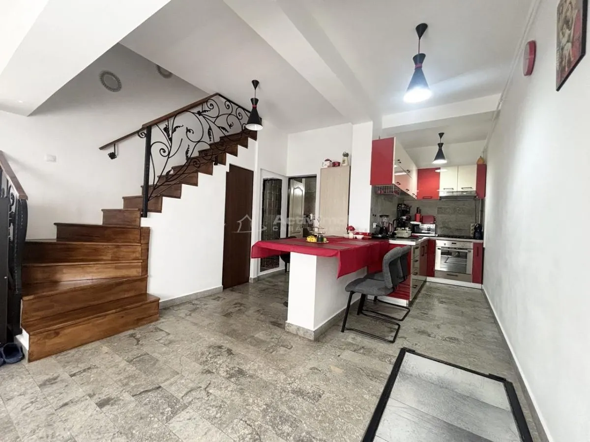 Characterful Urban Retreat – Mansard House with Fitted Cellar, Central Oradea - foto 8