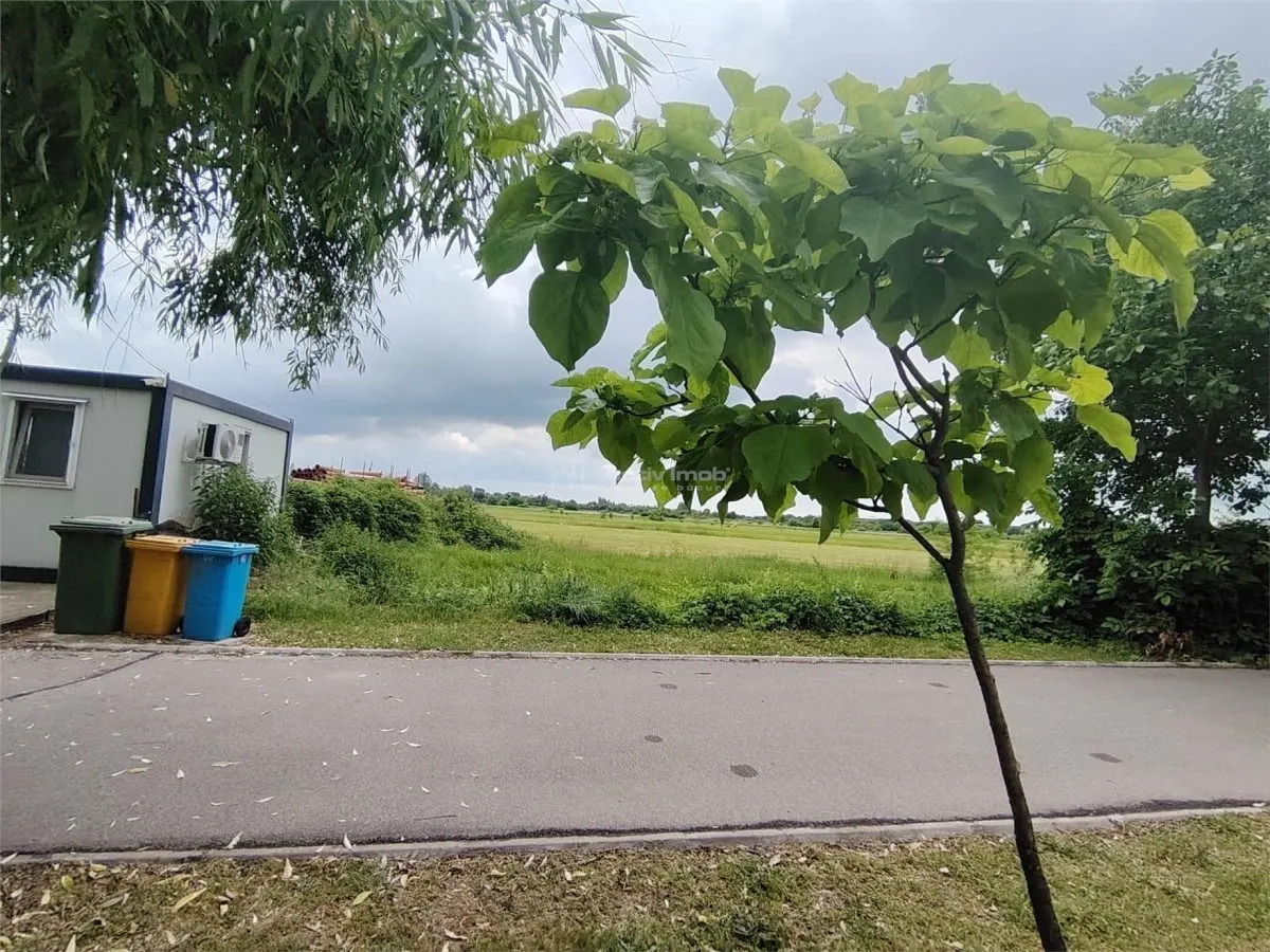 Terrain à Vendre, 300 m² près du Complexe de Natation - foto 2