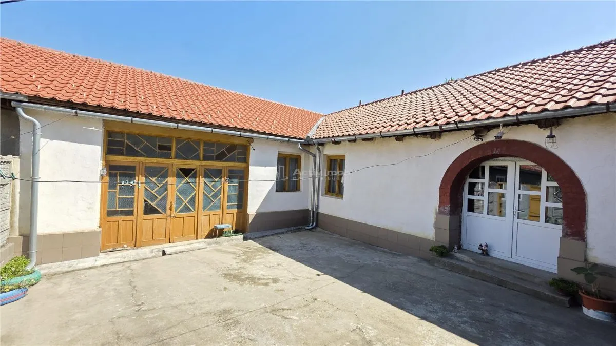 Petrilova | Propriété de 4.400 m² | 9 Pièces | Zéro Commission - foto 2