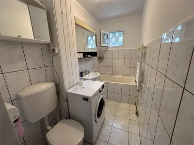 Resita, Appartement 2 Chambres, 1er Étage, Distribué Semi-Ouvert, Moroasa - foto 16