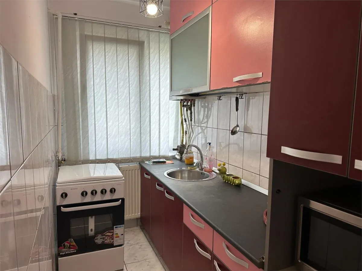 Resita, Appartement 2 Chambres, 1er Étage, Distribué Semi-Ouvert, Moroasa - foto 6