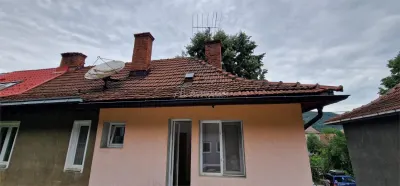 Resita: Maison Cinq Chambres avec Sous-Sol, Rez-de-Chaussée, Étage et Mansarde - foto 14