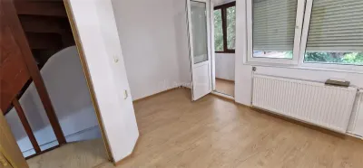 Resita: Maison Cinq Chambres avec Sous-Sol, Rez-de-Chaussée, Étage et Mansarde - foto 6