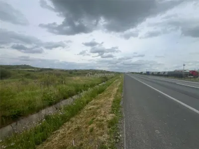 Lugoj, Terrain 16.800 m² avec 80m de Façade sur Route de Contournement - foto 4