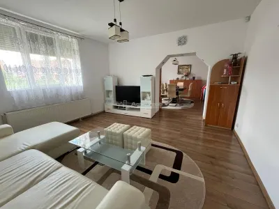 Caransebes, 4-Bedroom House, Pipirig Zone - foto 3