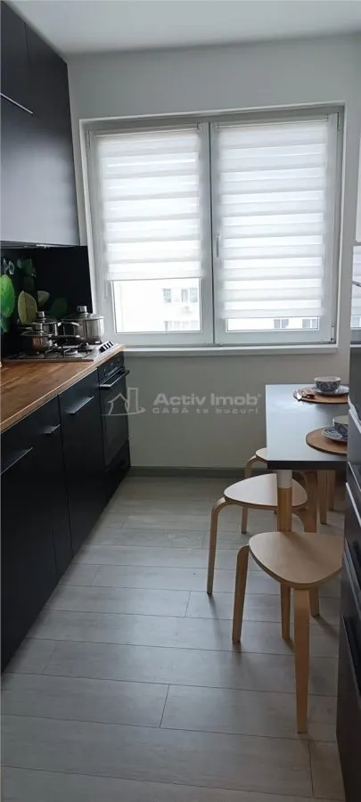 Appartement 3 Pièces, Métro 1 MAI, 63m², 9e Étage, Récemment Rénové - foto 11