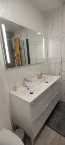 Appartement 3 Pièces, Métro 1 MAI, 63m², 9e Étage, Récemment Rénové - foto 6
