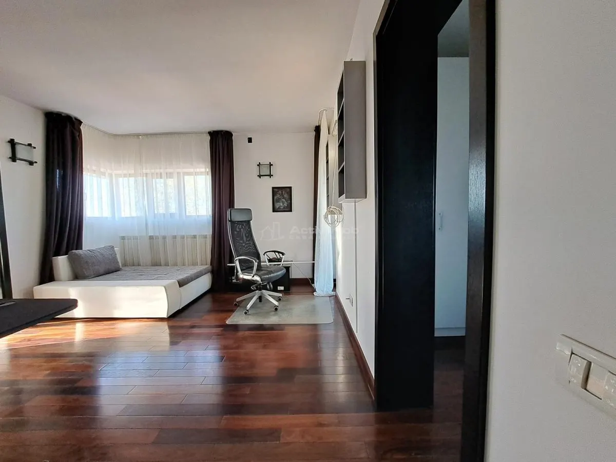 Luxury Villa with Swimming Pool - Buftea - 8 Bedrooms - 4 Bathrooms - 620sqm - 2500sqm Plot - foto 8