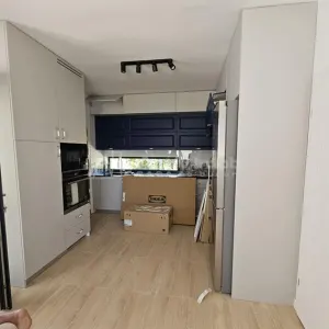 Villa Neuve – Terrain 290 m² – Quartier Latin – Accès Prelungirea Ghencea - foto 3
