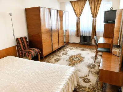 Appartement 4 Pièces, Rez-de-Chaussée avec Garage et Débarras, Centre Baia Mare - foto 9