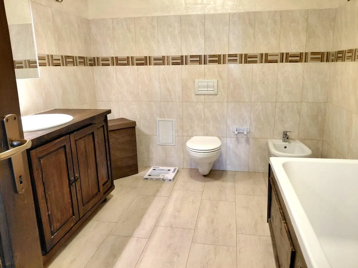 Appartement 3 Pièces, Immeuble Neuf avec Ascenseur et Parking, Baia Mare Centre-Ville - foto 4