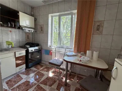 Militari-Uverturii, Studio Avec Distribution Séparée, 3e Étage, Immeuble 1980 - foto 8