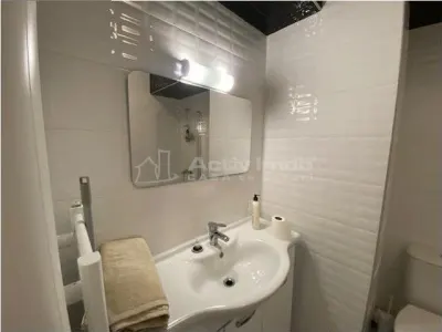 Apartamento de tres dormitorios, barrio Damaroaia, espacioso, comisión 0 - foto 15