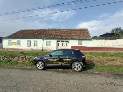 Socol | Casa de 7 Habitaciones | Planta Baja + Desván | 546 sqm Terreno - foto 2