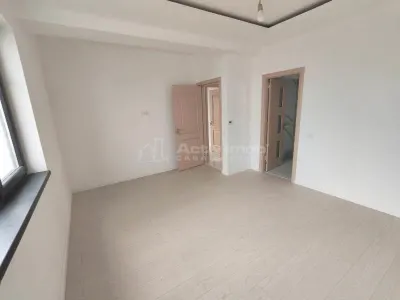 منزل منفصل، غرفتا نوم بالطابق الأرضي + علية، Rahova، 185.000 يورو شامل ضريبة القيمة المضافة - foto 13
