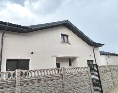 منزل منفصل، غرفتا نوم بالطابق الأرضي + علية، Rahova، 185.000 يورو شامل ضريبة القيمة المضافة - foto 17