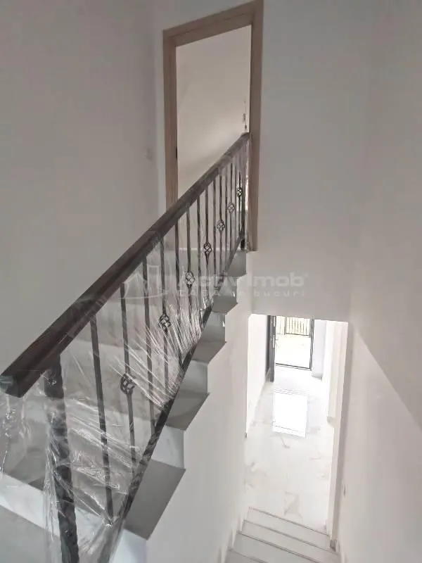 منزل منفصل، غرفتا نوم بالطابق الأرضي + علية، Rahova، 185.000 يورو شامل ضريبة القيمة المضافة - foto 8
