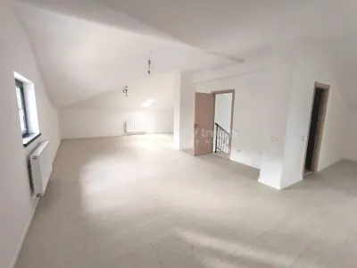منزل منفصل، غرفتا نوم بالطابق الأرضي + علية، Rahova، 185.000 يورو شامل ضريبة القيمة المضافة - foto 10