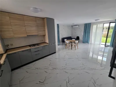 Villa Moderna Tipo Townhouse – Otopeni – 5 Dormitorios – 3 Baños – 160 sqm - foto 2