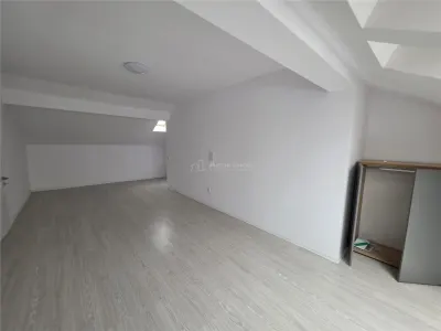 Villa Moderna Tipo Townhouse – Otopeni – 5 Dormitorios – 3 Baños – 160 sqm - foto 13