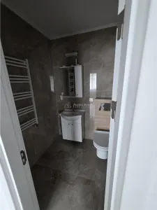 Villa Moderna Tipo Townhouse – Otopeni – 5 Dormitorios – 3 Baños – 160 sqm - foto 5