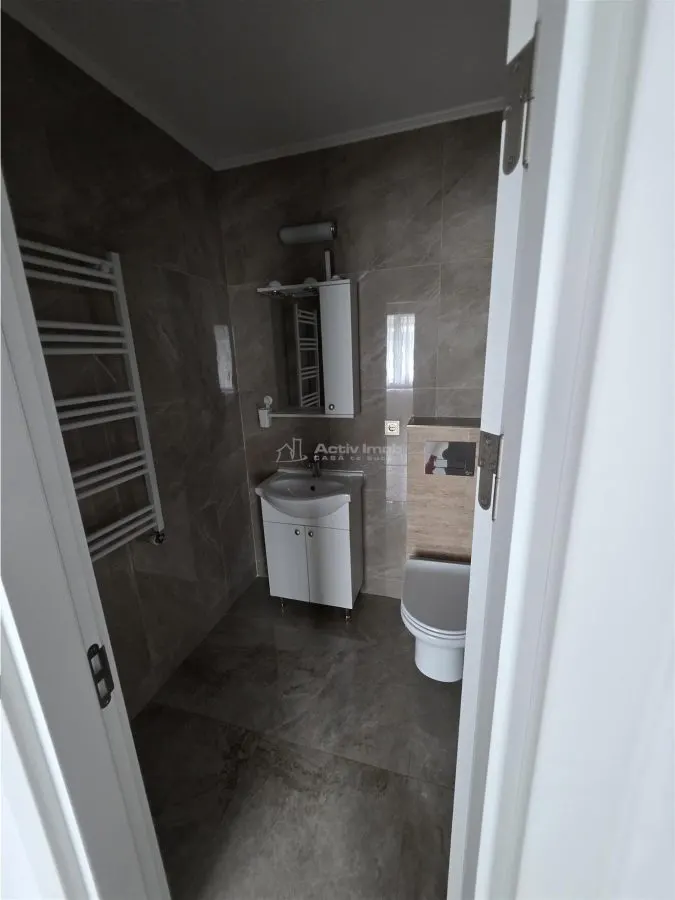 Villa Moderna Tipo Townhouse – Otopeni – 5 Dormitorios – 3 Baños – 160 sqm - foto 5