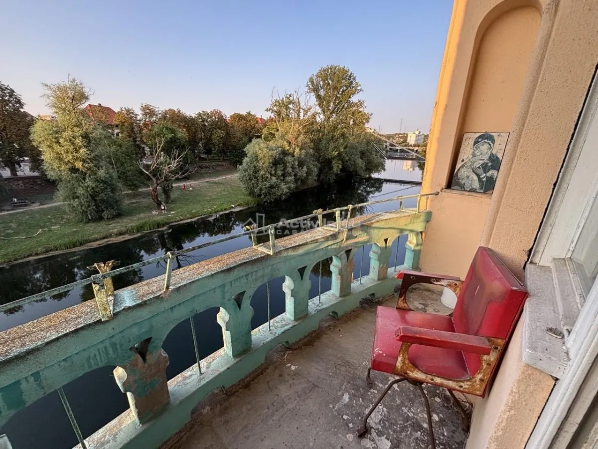 Appartement de 129 m² avec vue sur le Crisul Repede et sous-sol indépendant dans immeuble historique - foto 12