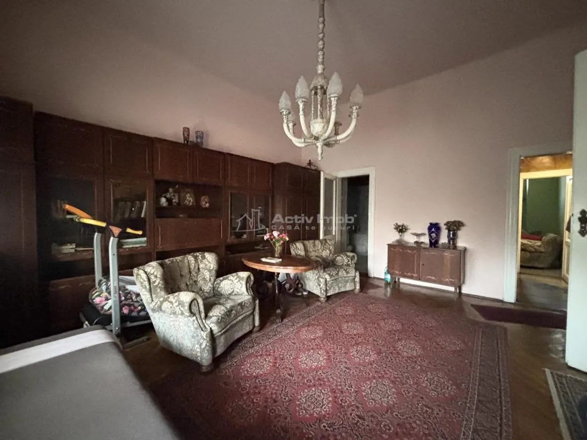 Appartement de 129 m² avec vue sur le Crisul Repede et sous-sol indépendant dans immeuble historique - foto 3