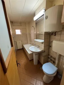 Apartamento 3 Dormitorios, 2 Baños, Decebal, Alba Iulia - foto 23