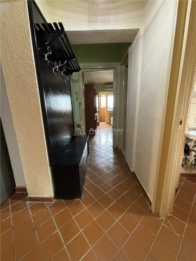 Apartamento 3 Dormitorios, 2 Baños, Decebal, Alba Iulia - foto 8