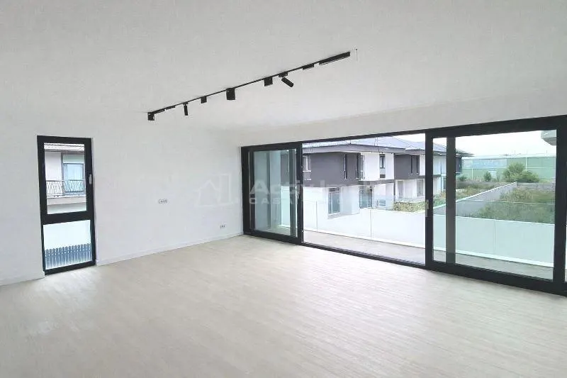 Villa Premium Pipera-Tunari – Vivienda y Oficina, 380 m² terreno – €410.000 - foto 7
