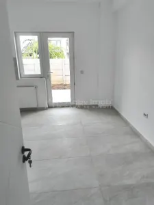 House / villa for sale 160 sqm in Bucuresti, Prelungirea Ghencea area - foto 2