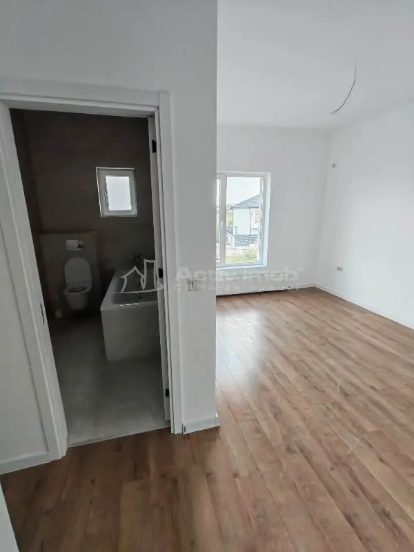 House / villa for sale 160 sqm in Bucuresti, Prelungirea Ghencea area - foto 12