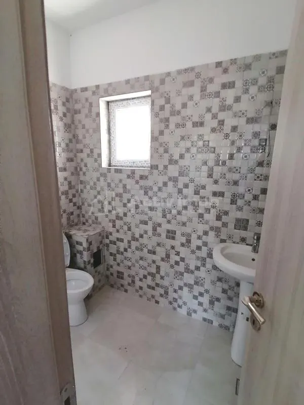House / villa for sale 160 sqm in Bucuresti, Prelungirea Ghencea area - foto 8