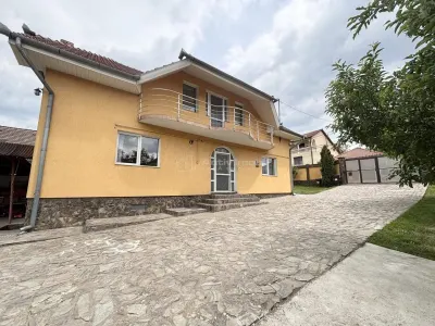 Villa - Rue Piatra Craiului, Oradea - foto 16