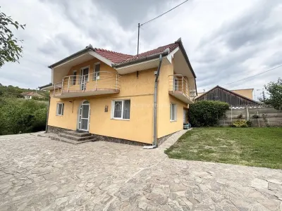 Villa - Rue Piatra Craiului, Oradea - foto 17